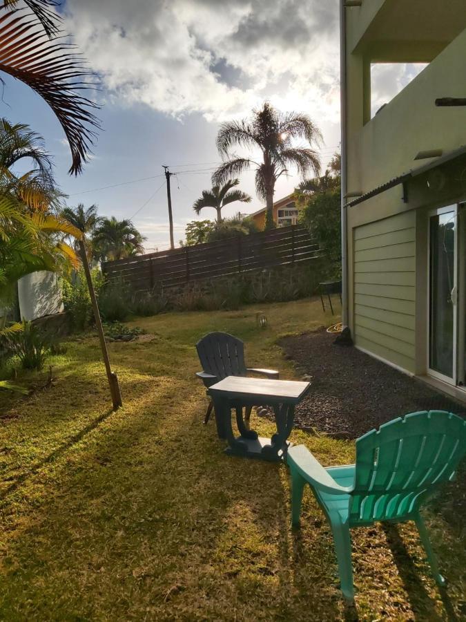 Ferienwohnung Location Meublee - Les Avirons Exterior foto
