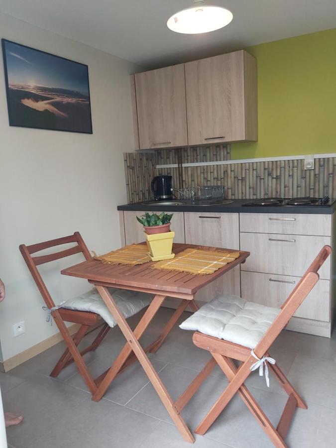 Ferienwohnung Location Meublee - Les Avirons Exterior foto